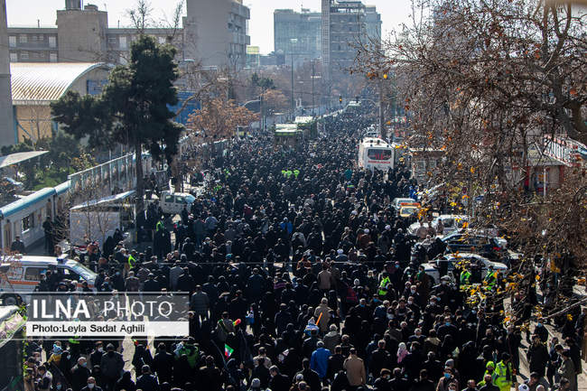 تشییع باشکوه پیکر‌های مطهر ۱۵۰ شهید گمنام در تهران/۲