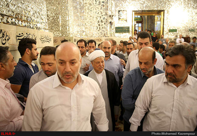 حضور آیت الله هاشمی رفسنجانی در حرم حضرت علی بن موسی الرضا (ع)