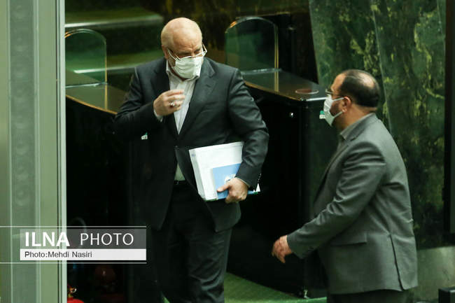 Zarif addresses Parliament open session