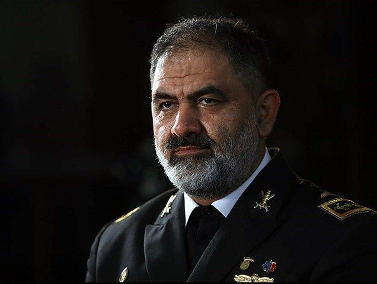 دریادار ایرانی: دشمن بداند با ضربات مهلک تنبیه‌اش می‌کنیم