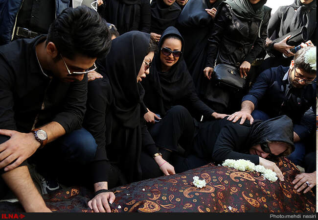 مراسم تشییع پیکر بانو ثریا حکمت در خانه سینما