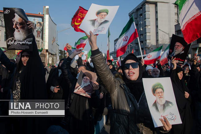  مراسم بیعت با سومین رهبر انقلاب اسلامی در تهران / 2
