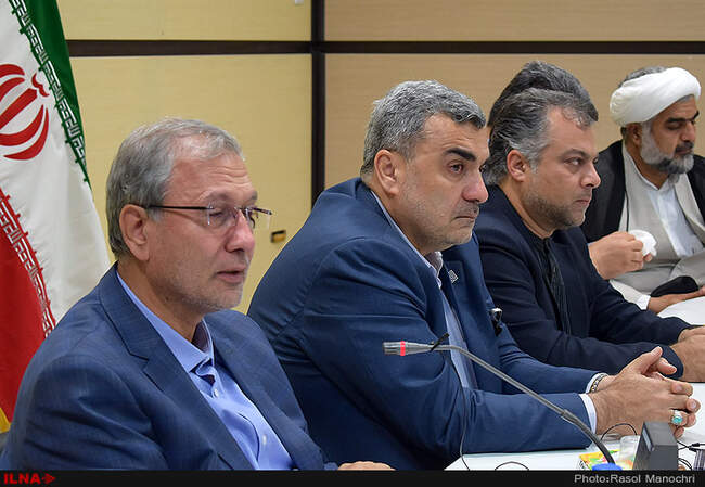 دیدار وزیر کار با خانواده های جانباختگان حادثه معدن آزادشهر