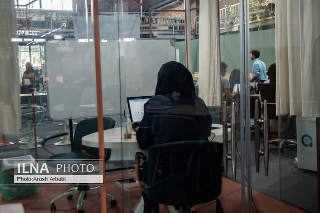 بازدید معاون توسعه کارآفرینی و اشتغال وزارت کار از کارخانه نوآوران آ