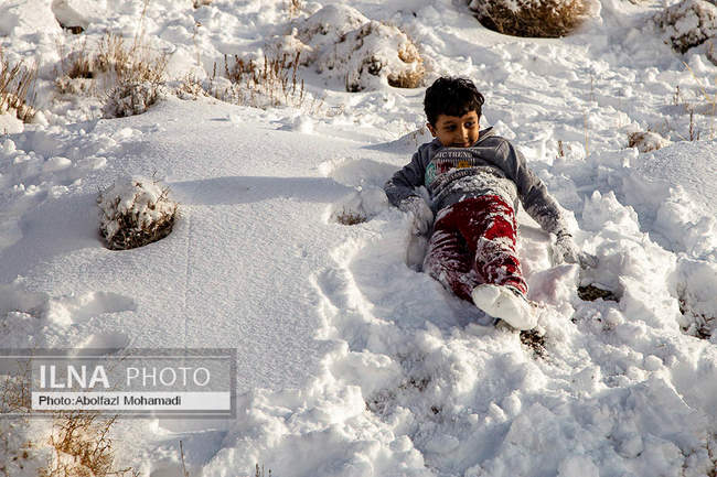 برف بازی در «سخوید» یزد