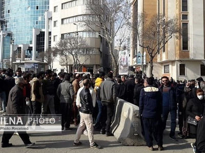 تجمع دستفروشان سنندج/ خیابان فردوسی نباشد درآمدی نداریم!