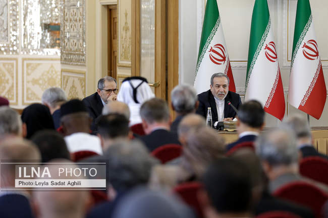 نشست وزیر امور خارجه با سفرا و نمایندگان خارجی مقیم تهران