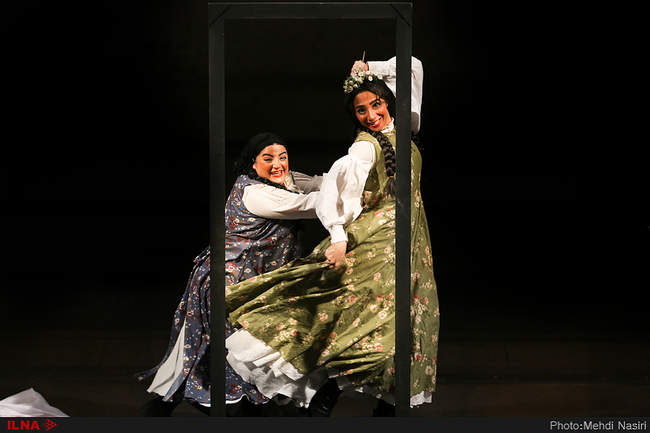 نمایش خانه برناردا آلبا به کارگردانی علی رفیعی