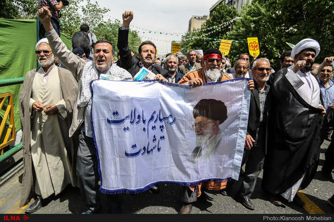 راهپیمایی نمازگزاران تهرانی در حمایت از بیانیه شورای عالی امنیت