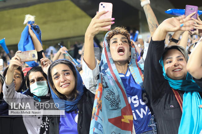  حضور بانوان در ورزشگاه ازادی