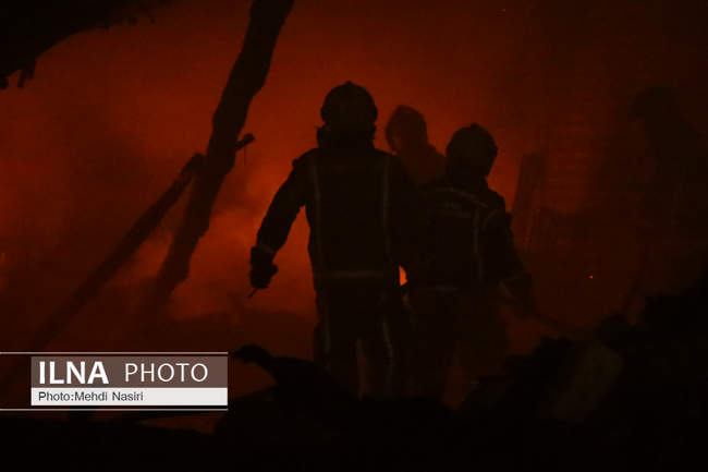 آتش‌سوزی در بارانداز ۱۲ هزار متری در شوش 