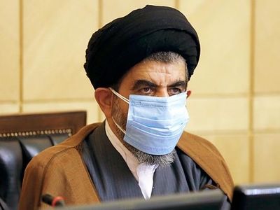 چرا با گذشت ۸ ماه سوال از وزیر صمت در دستور کار مجلس قرار نمی‌گیرد/ روسای سابق مجلس هیچ‌گاه اینگونه در مباحث ورود نکرده‌اند