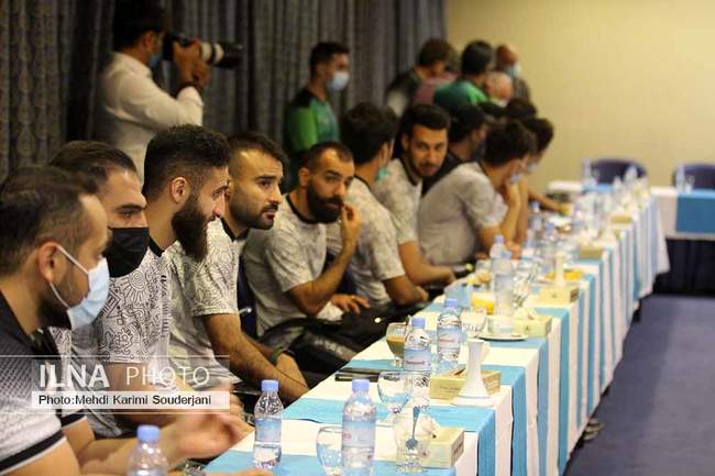 دیدار استاندار اصفهان با مدیریت کارخانه و اعضای تیم فوتبال ذوب آهن  