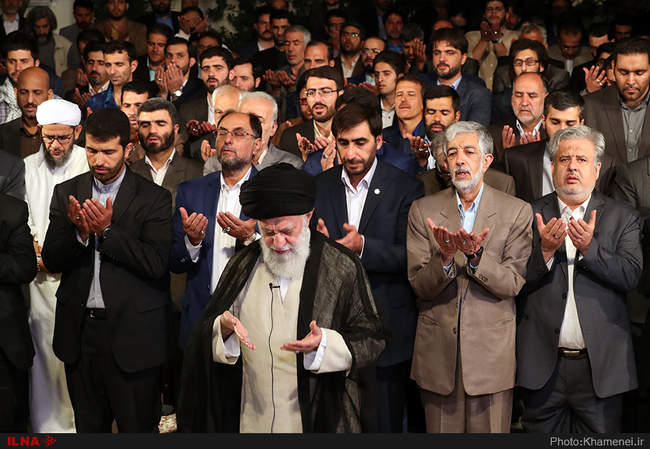دیدار جمعی از شاعران و اهالی فرهنگ و ادب با رهبر انقلاب