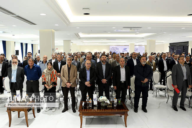 نشست رونمایی از گزارش 1403 شرکت صنایع تولیدی کروز