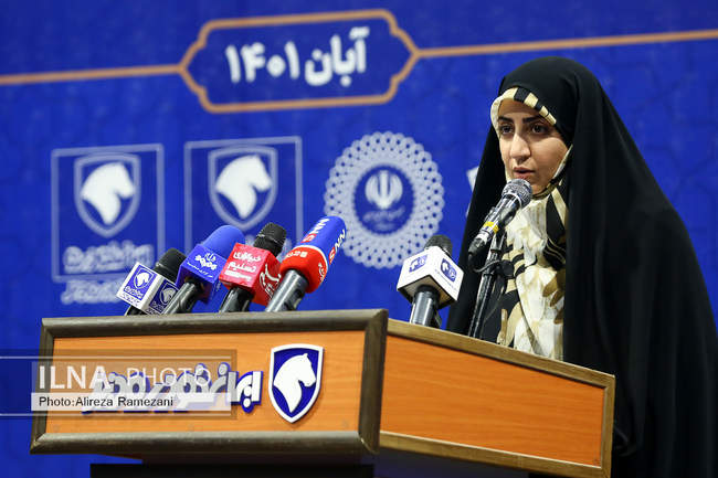 مراسم رونمایی از تاکسی‌ون‌های جدید شهرداری تهران 
