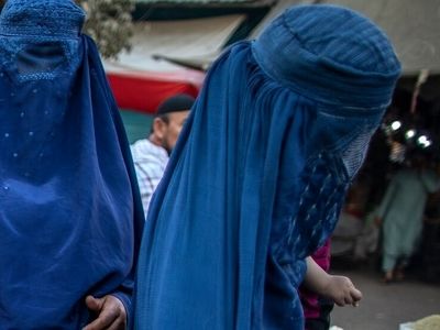 تجمع زنان فعال افغان در مقابل وزارت  پیشین امور زنان در کابل

