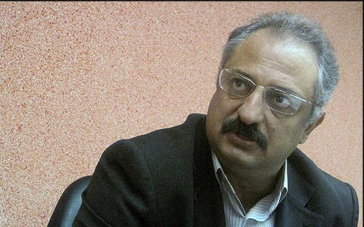 هادی رضایی سرمربی تیم ملی والیبال نشسته شد