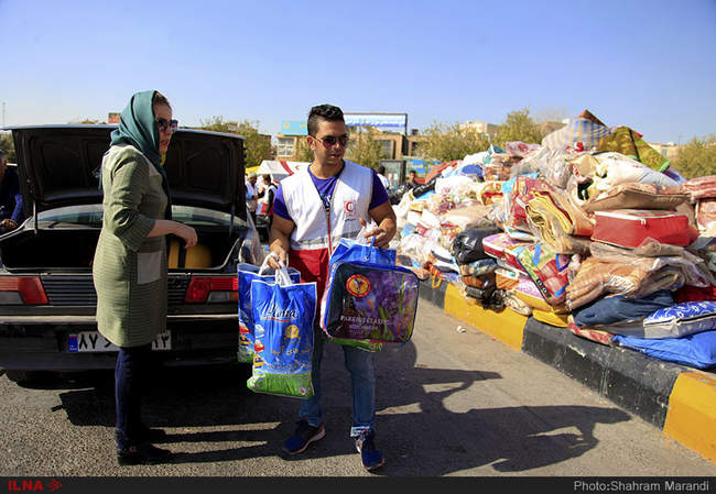 کمک های مردمی به زلزله زدگان غرب کشور-اصفهان