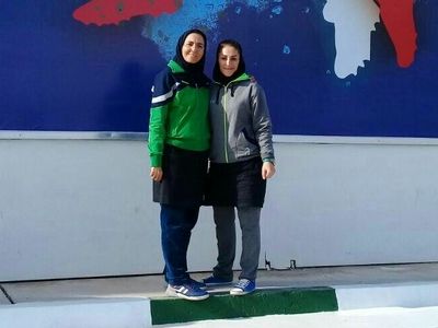گفت‌وگو با بانوی فوتبالیست آذربایجانی که با دختر 16 ماهه‌اش روی نیمکت خبرساز شد