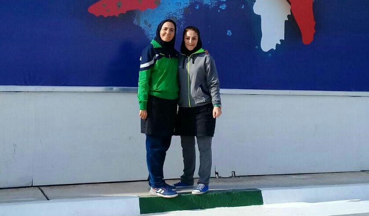 گفت‌وگو با بانوی فوتبالیست آذربایجانی که با دختر 16 ماهه‌اش روی نیمکت خبرساز شد