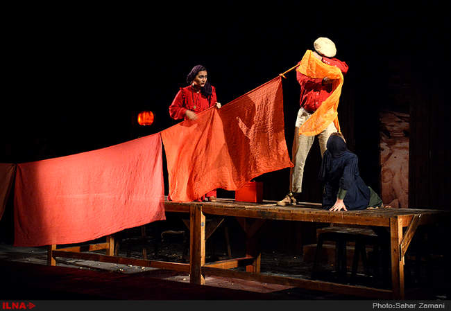 نمایش «مثل آب برای شکلات» 