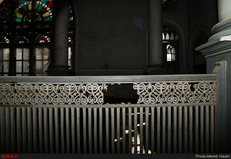 در داخل عمارت مسعودیه چه می گذرد؟
