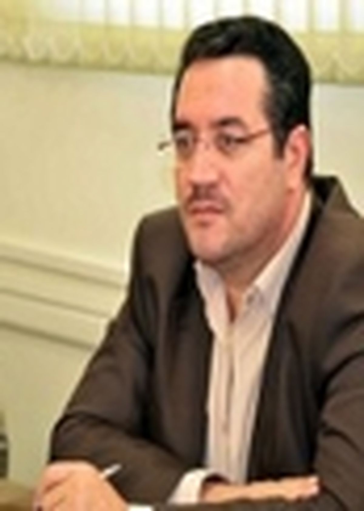 کتاب و کتابخانه مظلوم واقع شده است