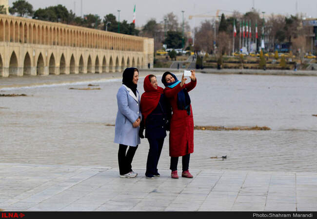 جاری شدن آب در رودخانه زاینده رود اصفهان