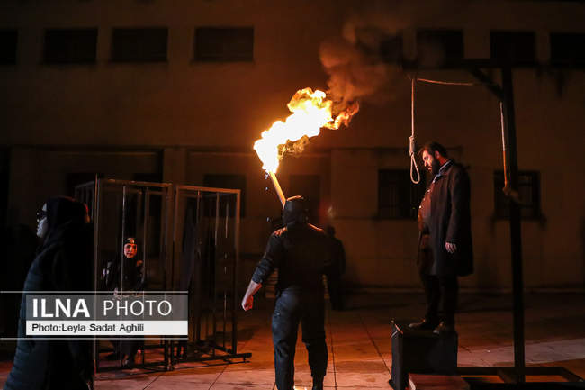 دموکراسی سفارشی 