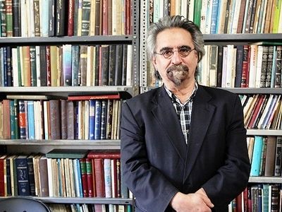 نمایش زندگینامه منوچهر صدوقی سها در برنامه تلویزیونی «حکایت دل»