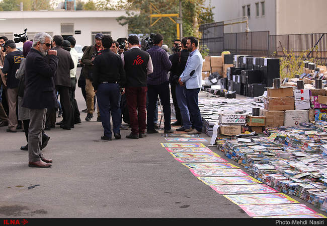 تصاویر اجرای طرح جمع‌آوری سی دی فیلم‌های قاچاق با حضور سینماگران