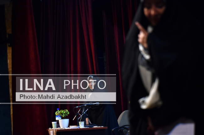 همایش مسائل و مطالبات زنان در آغاز قرن جدید