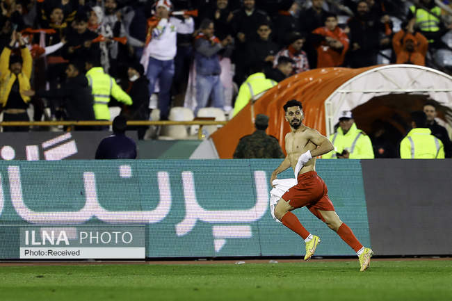 دیدار تیمهای فوتبال استقلال تهران و پرسپولیس تهران