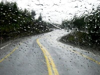 بارش باران در اکثر محورهای استان ایلام