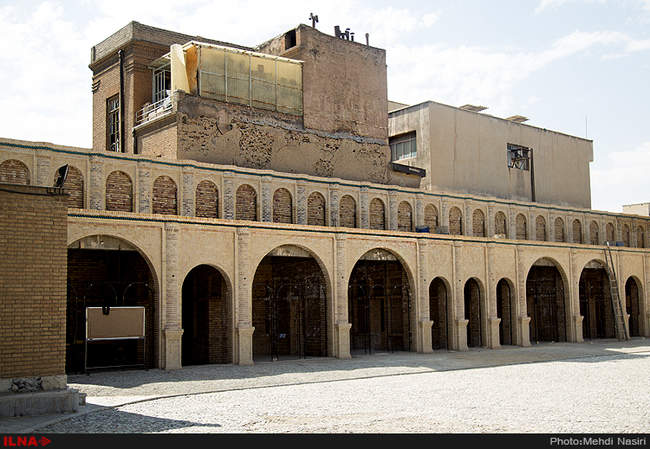 در داخل عمارت مسعودیه چه می گذرد؟