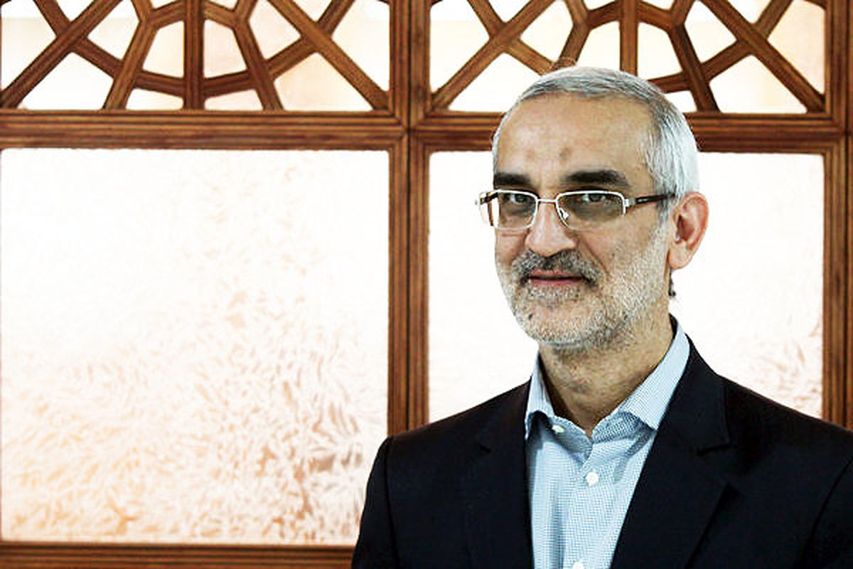 بازگشایی مسیر عابر پیاده در چهارراه ولیعصر منوط به رفتار شهروندان است/ پل‌های عابر باید جمع‌آوری شوند