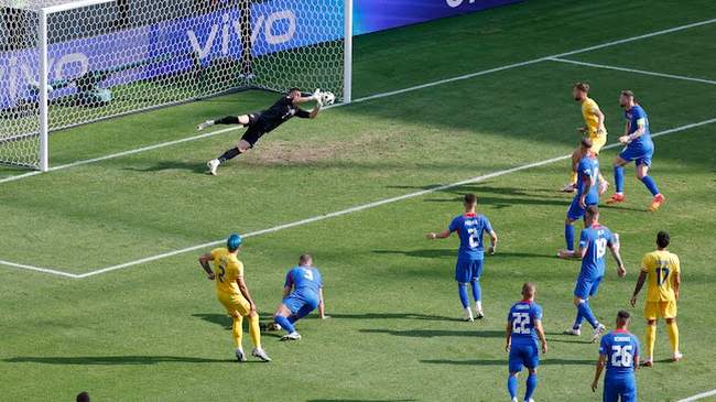 گزارش تصویری دیدار اسلواکی و رومانی