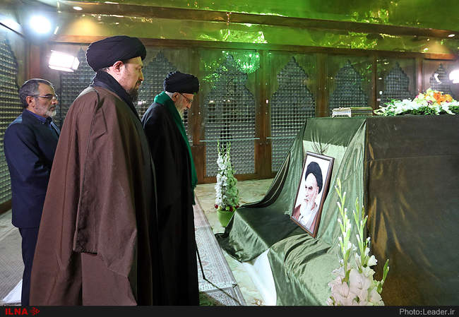 حضور رهبر انقلاب در مرقد مطهر امام راحل و گلزار شهدای بهشت زهرا(س)
