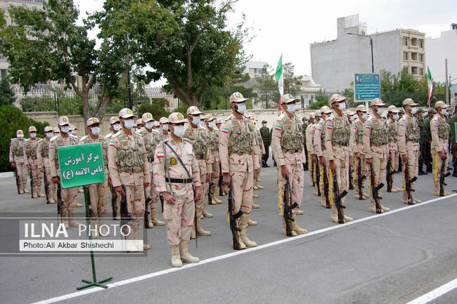 صبحگاه مشترک نیروهای نظامی و انتظامی در مشهد