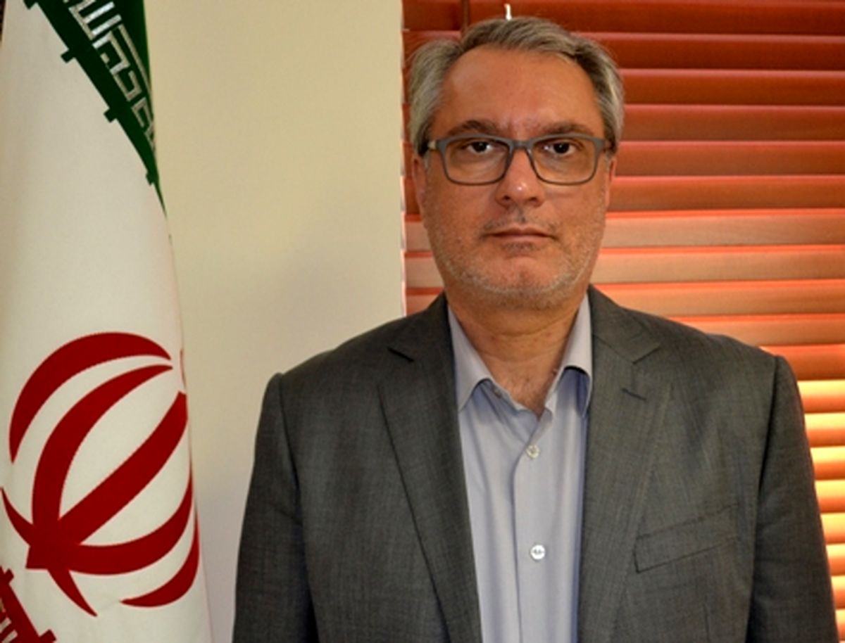 ملت ایران با حضور یکپارچه در راهپیمایی 22 بهمن شعار وحدت و همبستگی سر می دهند