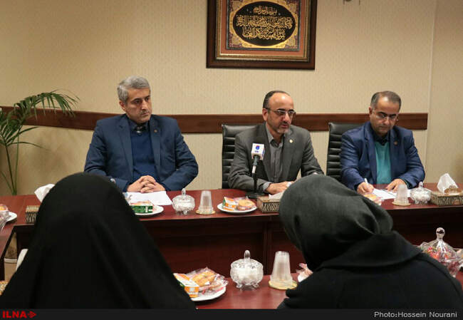 نشست خبری مدیر کل تامین اجتماعی.مدیر درمان و سرپرست بانک رفاه گیلان با اصحاب رسانه بابت دهه مبارکه فجر/ رشت