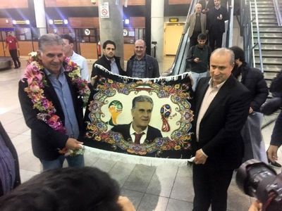 نمایی از استقبال عجیب از بازیکنان تیم ملی (ویدیو)
