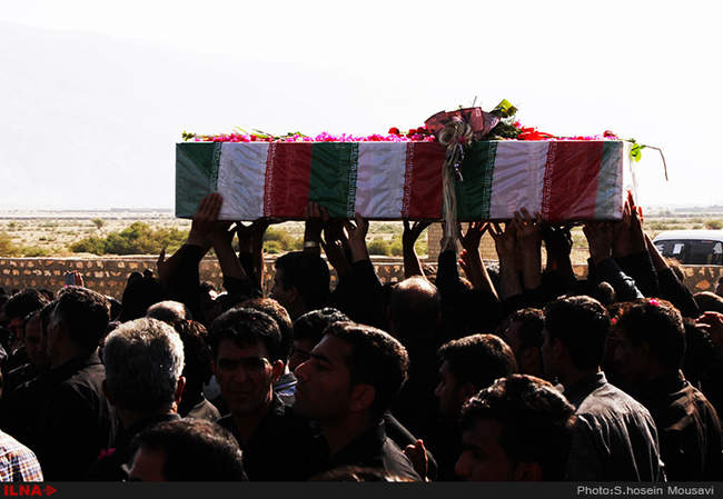 تشییع همرزم شهید چمران بر دستان عاشقان حسینی 