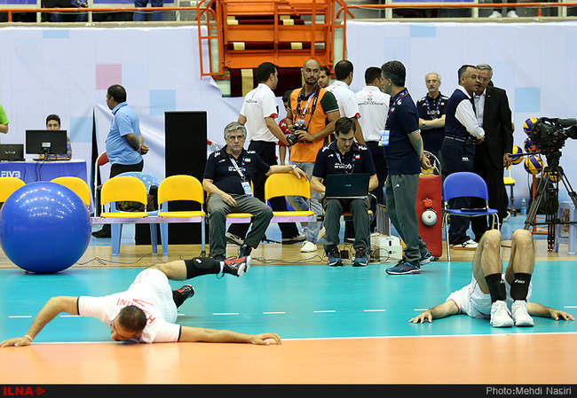 مسابقه‌ی تیم‌های ملی والیبال ایران و صربستان