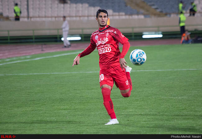 مسابقه فوتبال بین دوتیم پرسپولیس تهران و نفت تهران