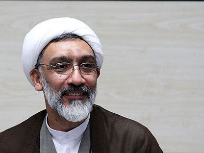 اجمالا به مذاکرات خوشبینم/ خودمان به سنگ‌اندازی دشمن کمک نکنیم