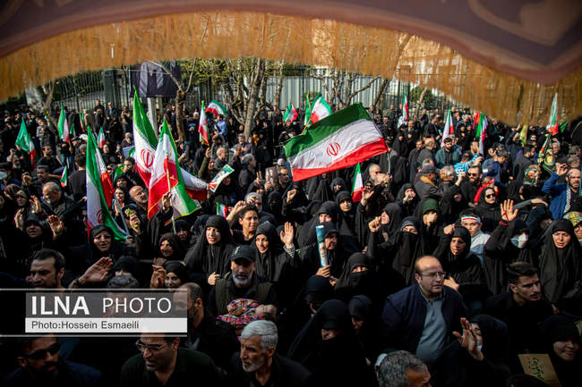 مراسم تشییع پیکر مطهر شهدای ناوشکن دنا / 2