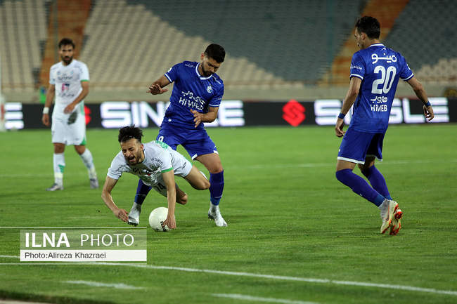 دیدار تیم های استقلال تهران و ذوب آهن اصفهان
