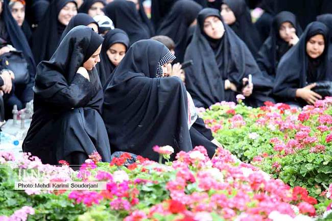 اجتماع دختران دهه هشتادی در اصفهان